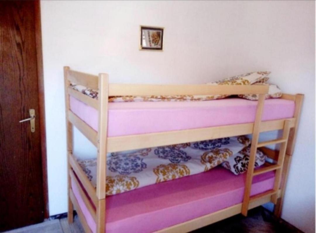 Travel Hostel - 400M From Bus Station Peć Zewnętrze zdjęcie