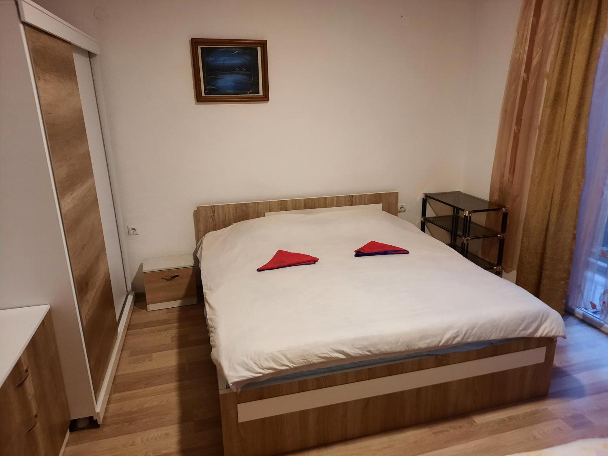 Travel Hostel - 400M From Bus Station Peć Zewnętrze zdjęcie